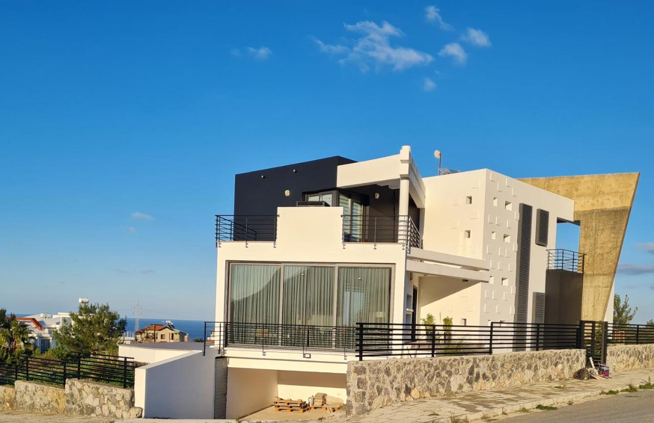 Superior Villa Between The Mountain And The Sea 4+1 Agios Epiktitos Zewnętrze zdjęcie